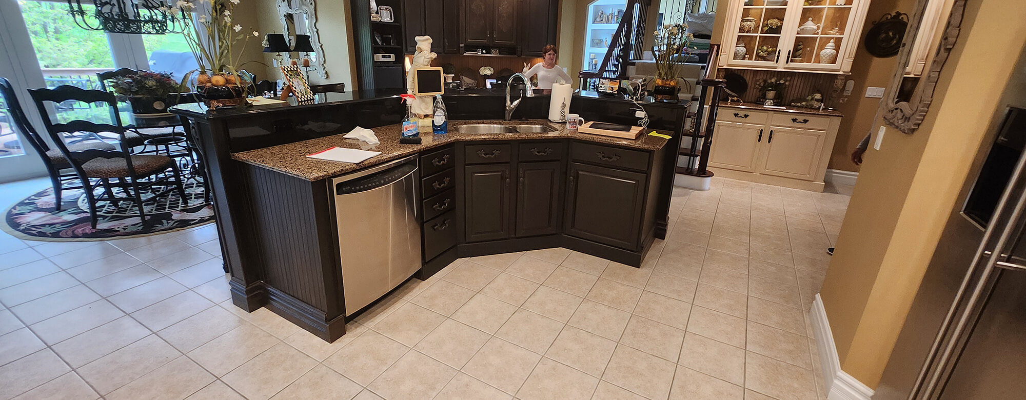 Contemporary kitchen design with premium cabinets - St. Louis craftsman